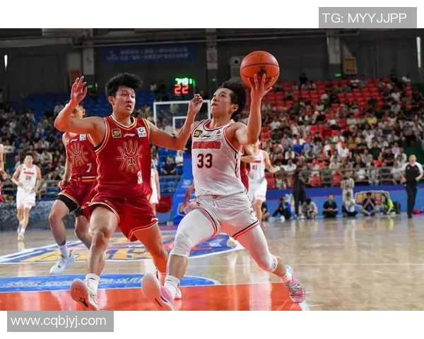 新赛季开局，CBA联赛火爆开赛，球迷热情不减，赛场风光无限