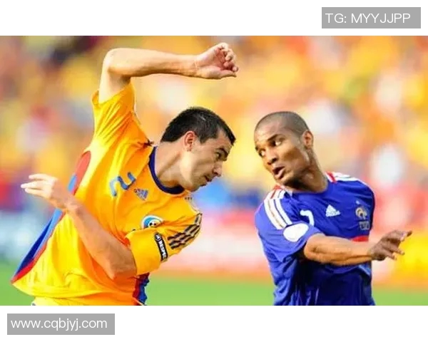 孔特拉的传奇人生与足球智慧：从球场到教练的华丽转身